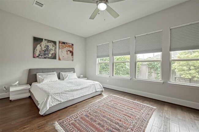 Building Photo - 13306 Stoneleigh Terrace Dr