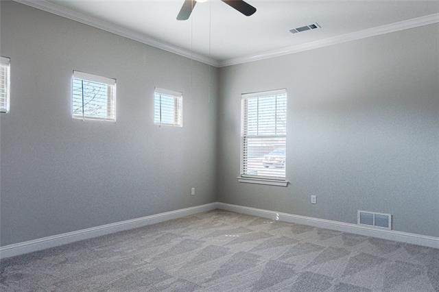 Building Photo - 240 Washington St