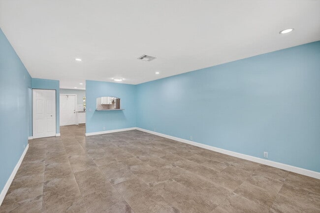 Building Photo - 9484 Sun Ct