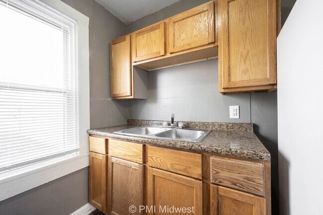 Building Photo - 1346 Burdsal Pkwy