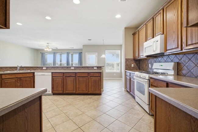 Building Photo - 904 Winding Creek Pl