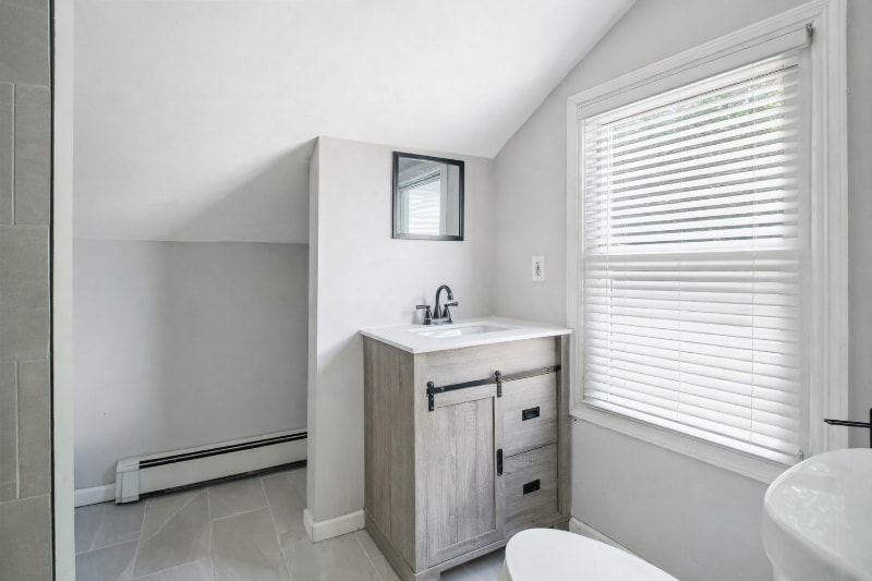 Building Photo - 296 Dixon Ave