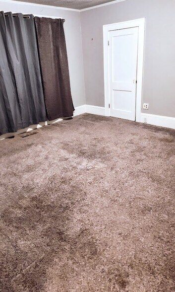 Building Photo - 858 Highland Ave NE