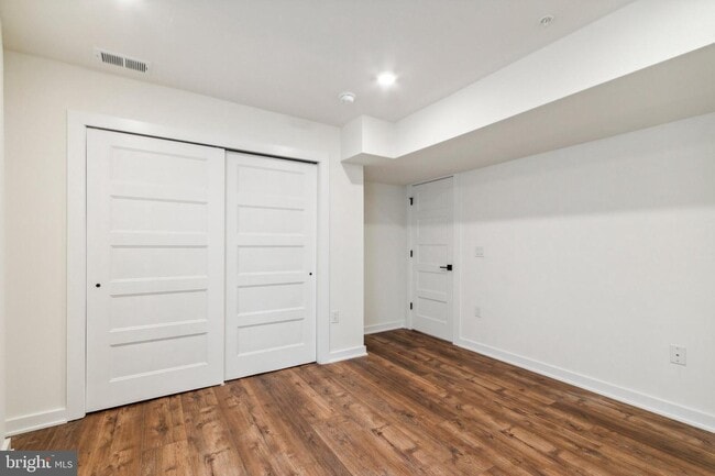 Building Photo - 6211 Woodbine Ave