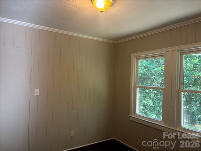 Building Photo - 2565 Brentwood Pl