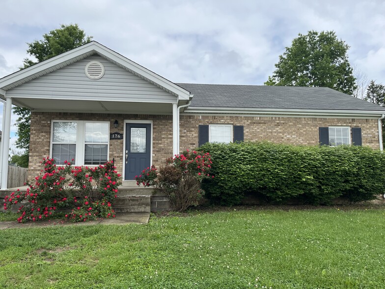 Primary Photo - 176 Deerfield Ct