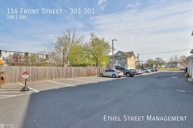 Building Photo - 114 Front St