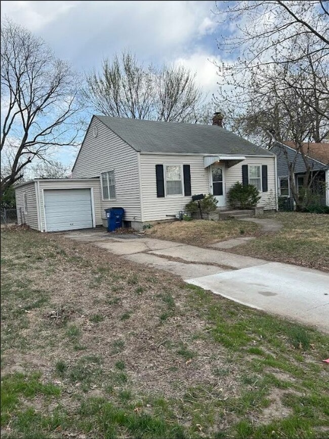 Building Photo - 1750 Vermont St