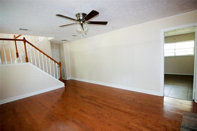 Building Photo - 3202 Birch Creek Dr