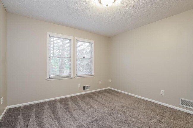 Building Photo - 2010 Golden Ridge Cir