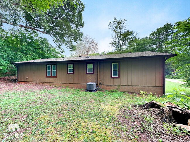 Building Photo - 10140 Morris Dr SW