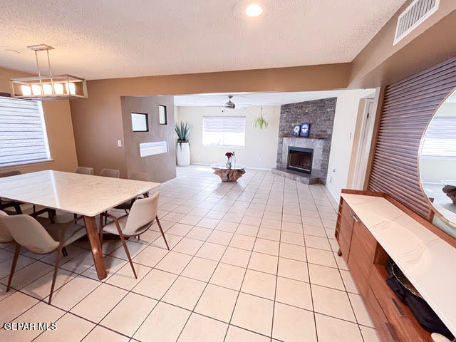 Building Photo - 1817 Ed White Way