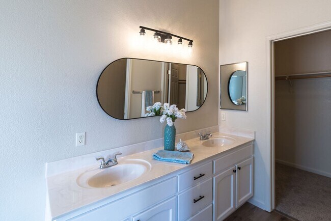 Building Photo - Elegant, Exclusive & Exquisite in this dre...
