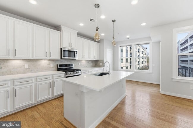 Building Photo - 13331 Launders St