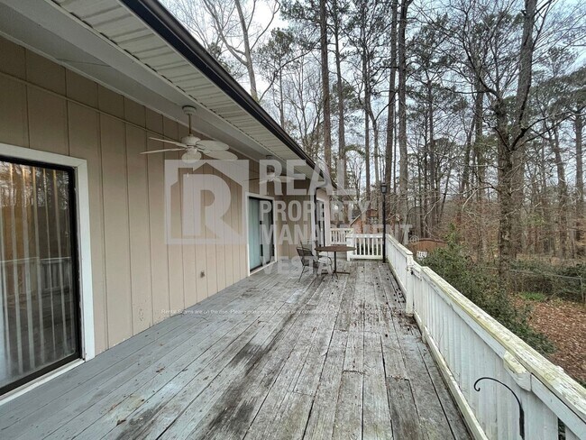 Building Photo - 1106 Ahwenasa Trail