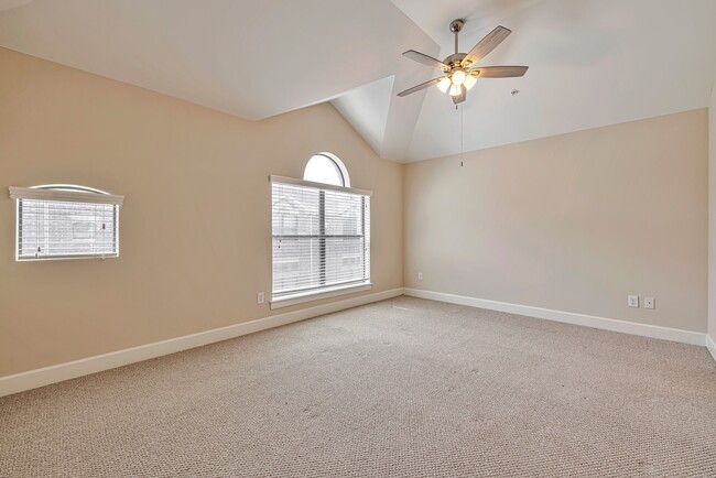 Building Photo - 648 Westcross St