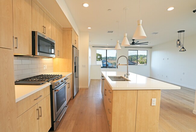 Building Photo - 3282 N Canary Way