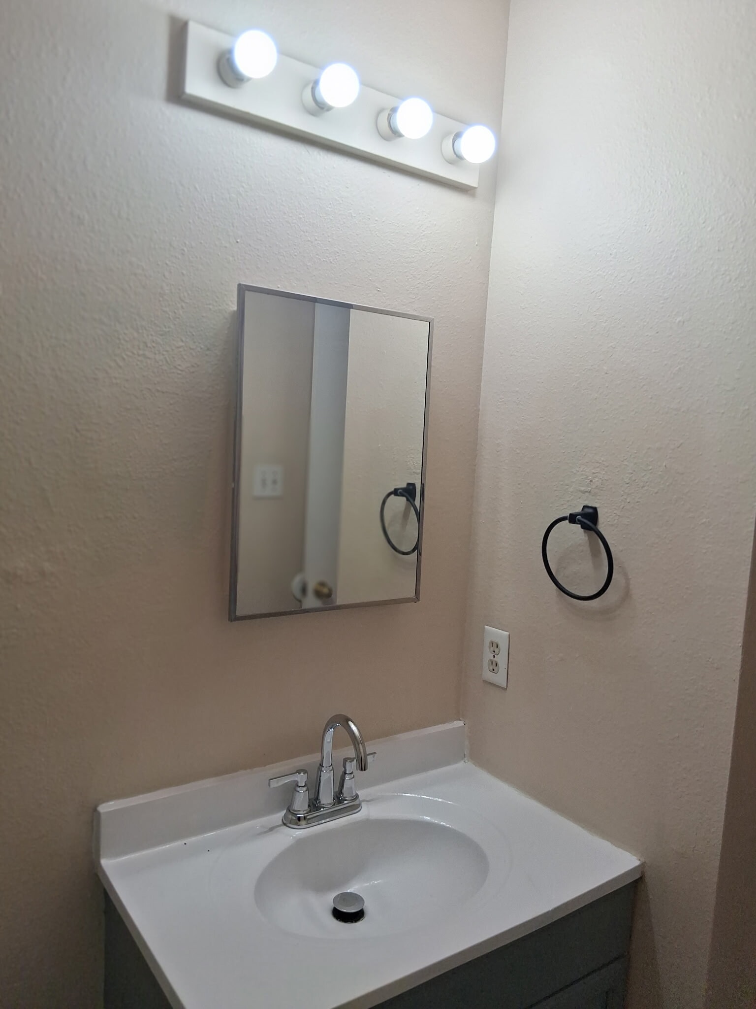 Building Photo - 874 Fillmore Dr