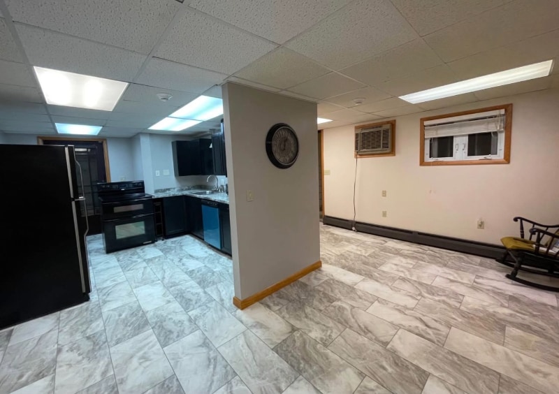 Building Photo - 307 N Main St