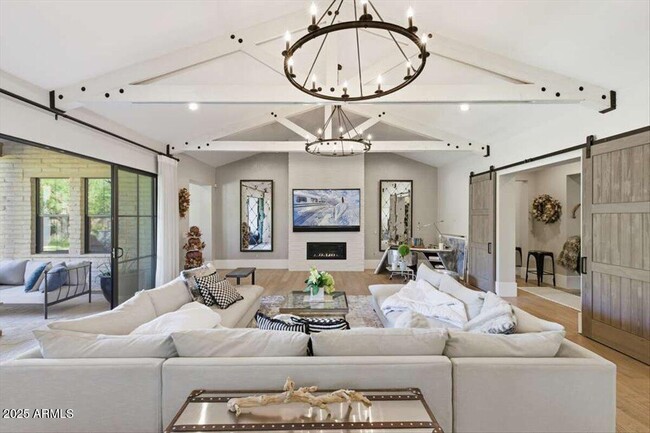 Building Photo - 10203 E Camelot Ct