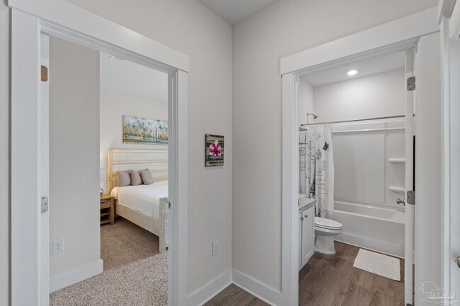 Building Photo - 5978 Forest Bay Ave