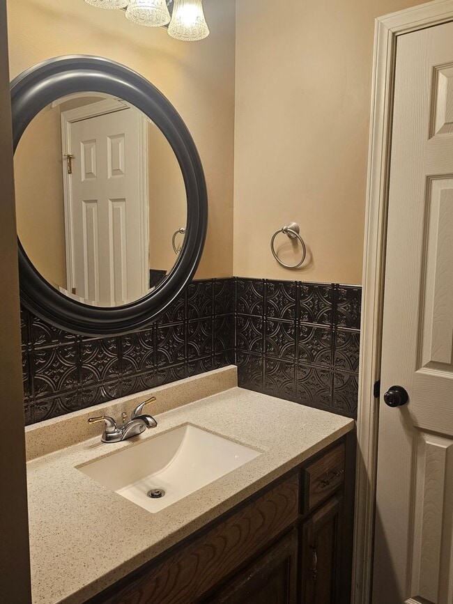 Building Photo - 306 Elfen Glen St