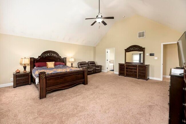 Building Photo - 2183 Bandera Dr