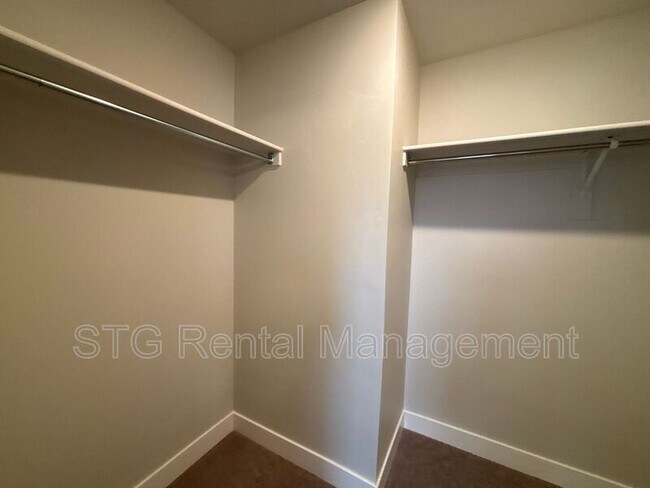 Building Photo - 3963 Fossil Way