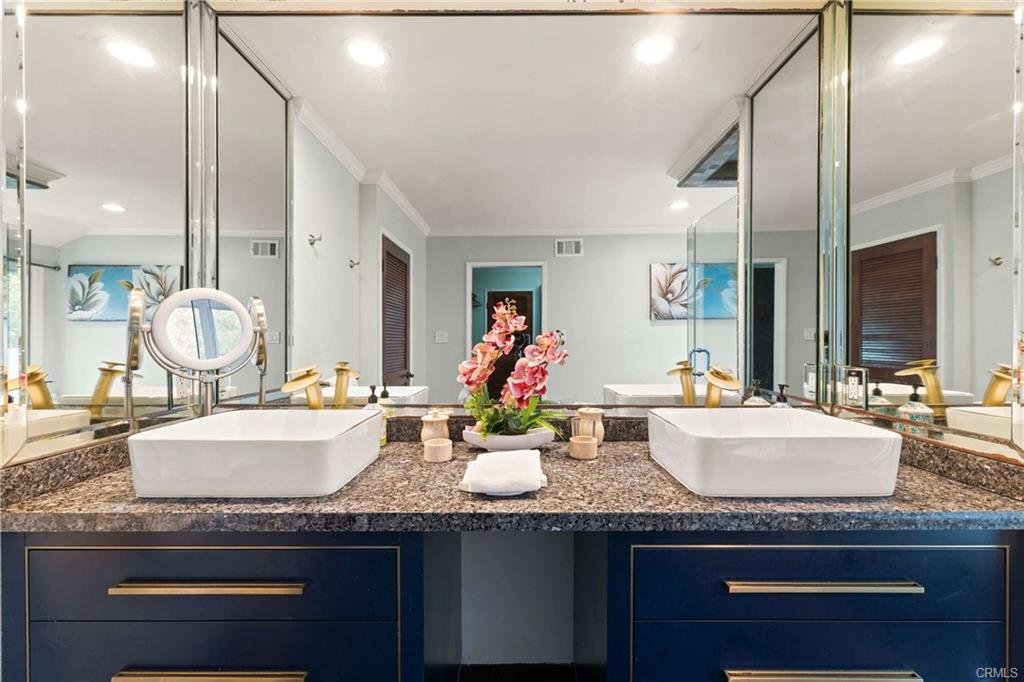 Building Photo - 4007 Alta Mesa Dr