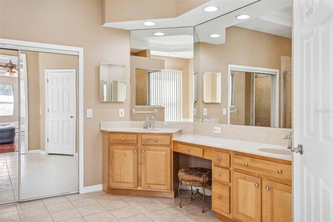 Building Photo - 10226 Deercliff Dr