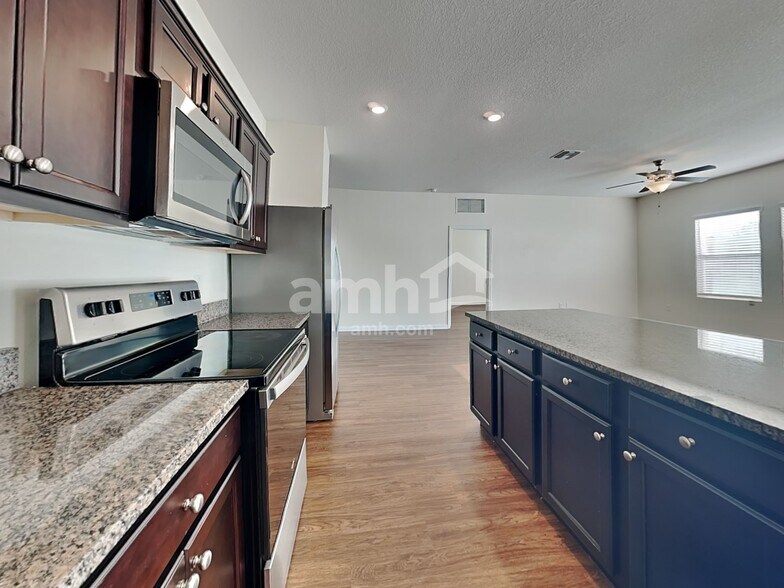 Building Photo - 11512 Pace Bend Ct