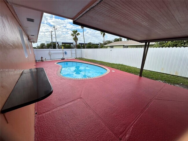 Building Photo - 19102 NW 33rd Pl