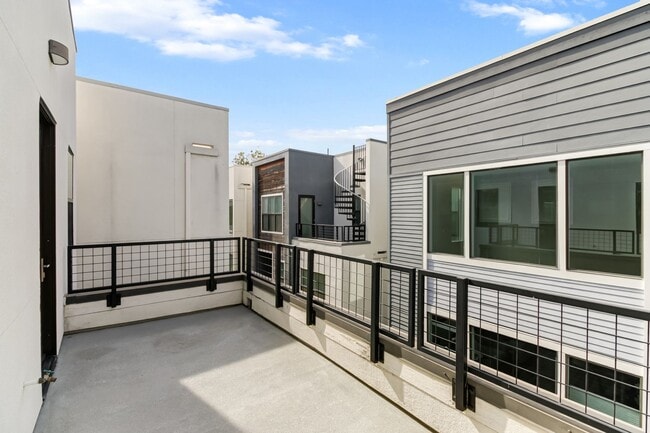 Building Photo - Move-In Special! Beautiful Alkali Flat Rental!