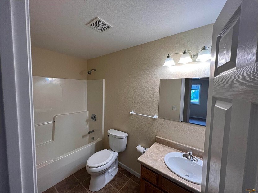 Building Photo - 6905 Mulberry Dr