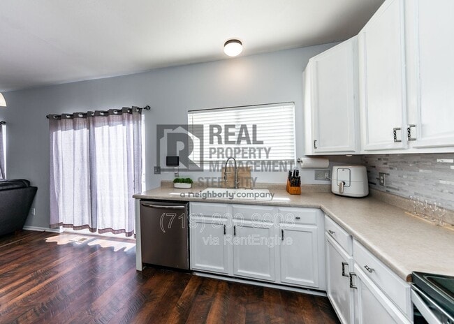 Building Photo - 2214 Cowhand Pl