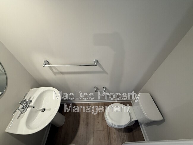 Building Photo - 1100 Rampart Dr