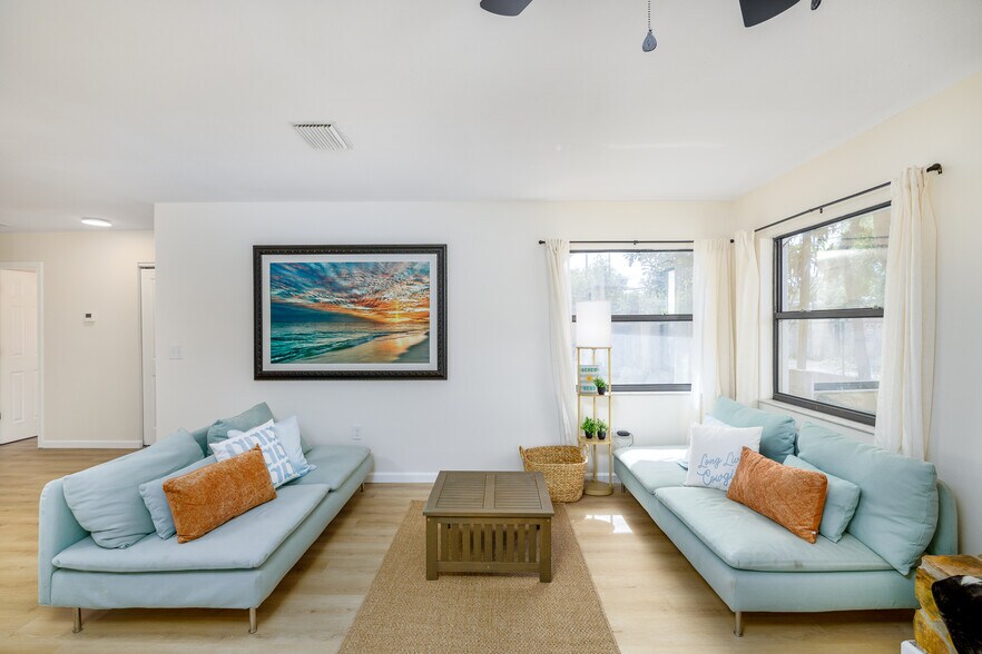 Building Photo - 4936 40th Ave N