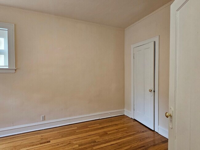 Building Photo - 2112 Sherman Ave