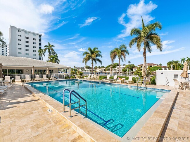 Building Photo - 3300 S Ocean Blvd
