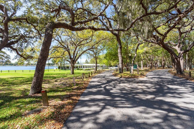 Building Photo - Wonderfully located 1/1 Duplex - No washer/dryer