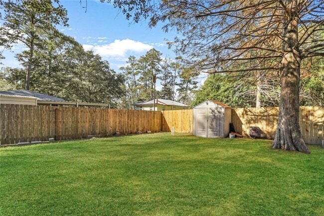 Building Photo - 4291 Poplar Dr