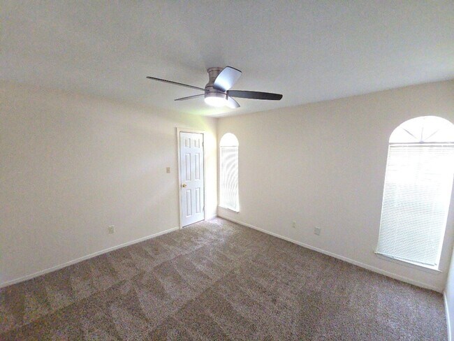 Building Photo - 12702 Ravensway Dr