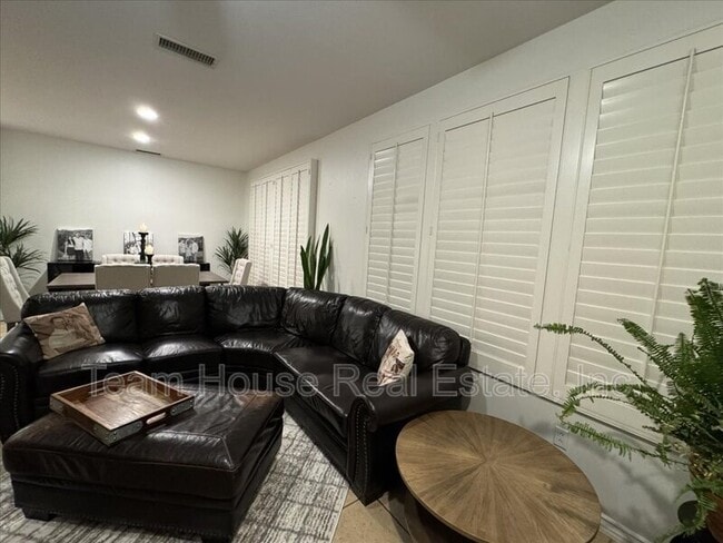 Building Photo - 26734 Via Bellazza