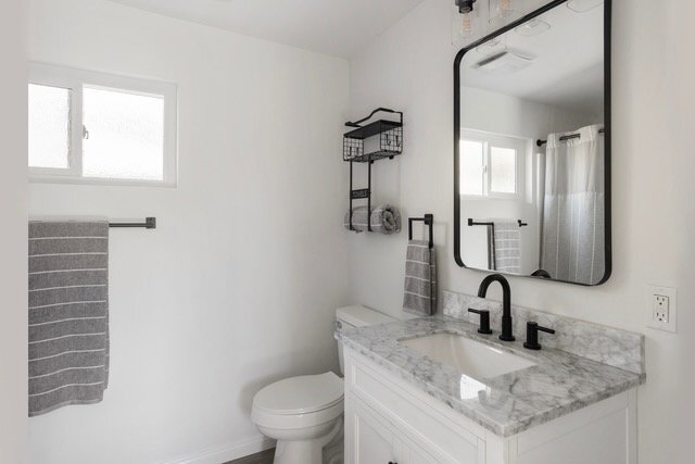 Building Photo - 405 N San Gabriel Ave