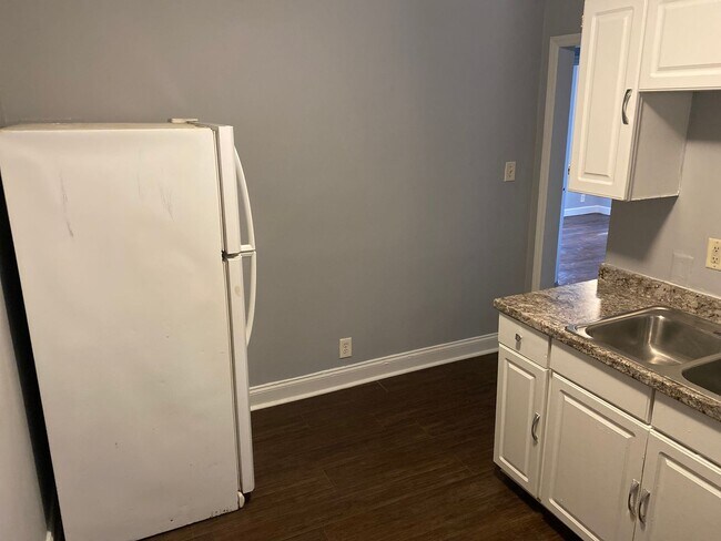 Building Photo - Cozy 2-Bedroom 1-Bath in Charlotte
