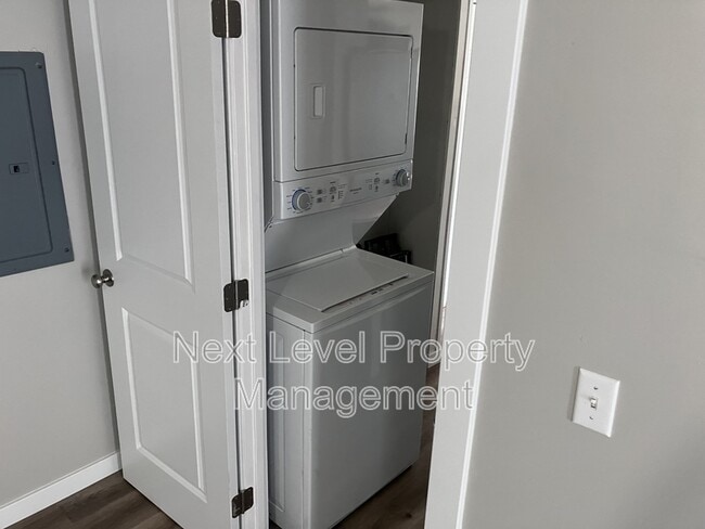 Building Photo - 300 Bierney Creek Rd