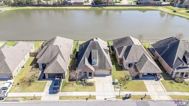 Building Photo - 8624 Arabella Ave