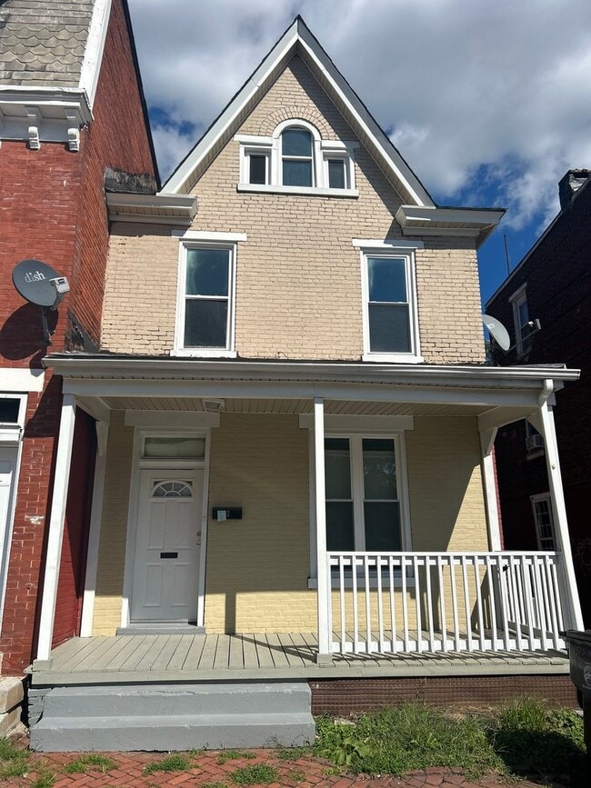 Building Photo - Coming Soon - Beautiful 5 Bedroom, 1.5 Bat...