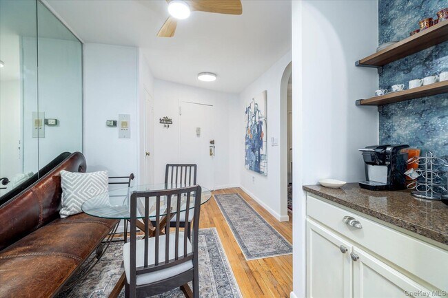 Building Photo - 2 Fowler Ave