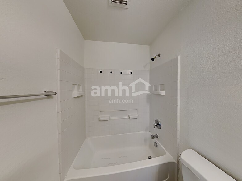 Building Photo - 448 Paddle Dr